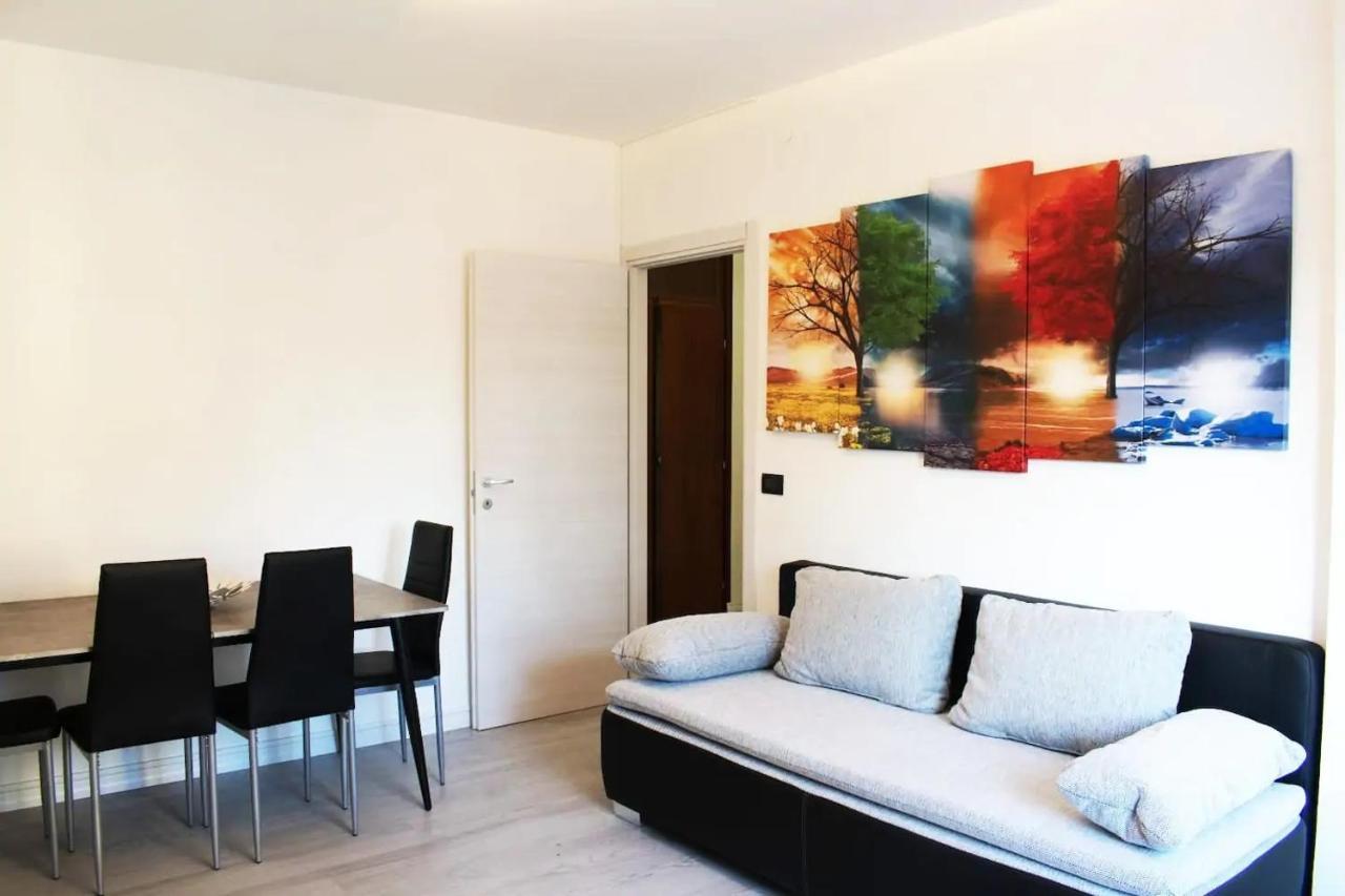J&M House -Fronte Ospedale- Incluso Netflix E Disney Plus Удине Экстерьер фото